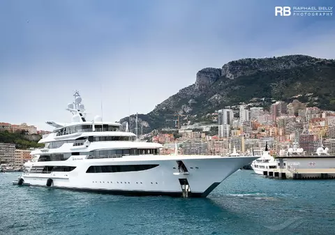 Superiahtul unui oligarh rus, în valoare de 200 de milioane de dolari, scos la licitație. Banii vor fi donați Ucrainei