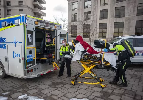 Misteriosul caz al celor opt adolescente de 13-16 ani acuzate că au ucis un bărbat fără adăpost