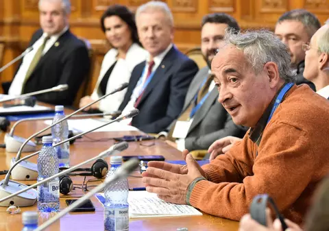 Unul dintre intelectualii lui Băsescu a ajuns în conferințele AUR