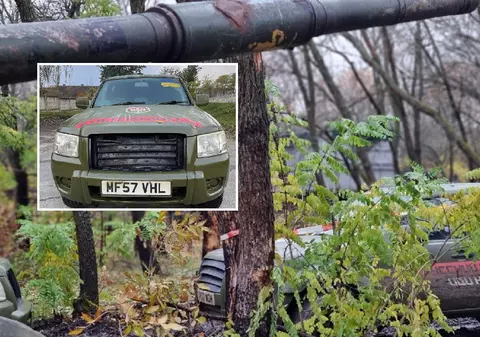 Cum sunt păcăliți lunetiștii ruși de mașinile cu volan pe dreapta transformate de ucraineni în „care de luptă”