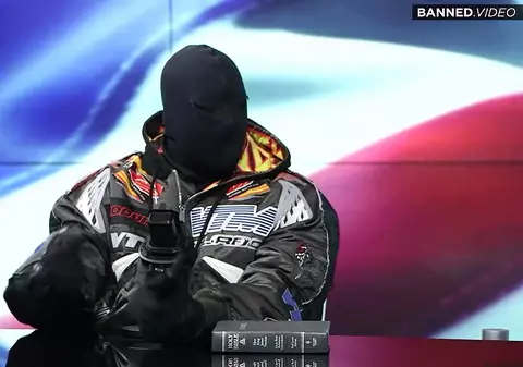 Elon Musk l-a suspendat pe Kanye West de pe Twitter pentru o fotografie cu o svastică în interiorul Stelei lui David