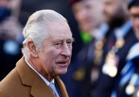 Regele Charles vrea ca prințul Harry să participe la încoronare, scrie presa britanică, dar „întâmpină rezistență din partea lui William”
