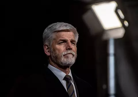 Mii de oameni au primit e-mail-uri în care erau informați că Petr Pavel, unul dintre candidații la  președinția Cehiei, a murit. Cine le-a trimis