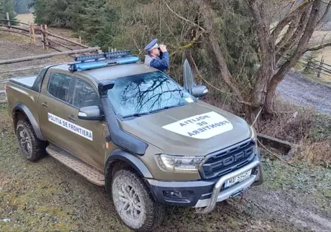 Un ucrainean a încercat să intre în România cu un pistol și muniție pentru care nu avea permis. Ce le-a spus polițiștilor de frontieră