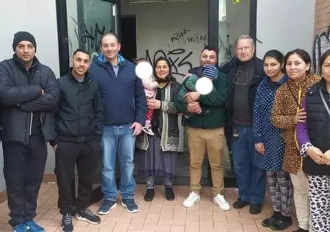 Hotel dezafectat din Roma, ocupat ilegal de 19 români, inclusiv copii mici: „Stau fără lumină și fără încălzire“