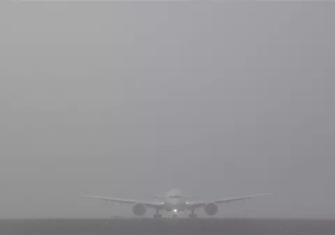 Avioane deviate și zboruri anulate din cauza ceții, pe aeroportul din Timișoara