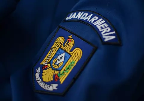 Jandarmeria reacționează în cazul șefului din instituție condamnat pentru că a condus băut și a arătat semne obscene polițiștilor: „Se va dispune cercetarea prealabilă”