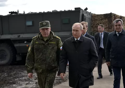 „Gelozie, lupte pentru putere: l-au înlocuit pe cel mai capabil cu un incompetent”. Ce înseamnă schimbarea de la șefia forțelor ruse din Ucraina