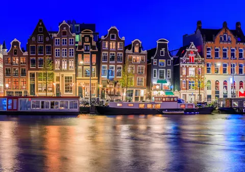 Amsterdamul lansează o campanie de descurajare a turiștilor care vin doar „să se dezlănțuie” în oraș