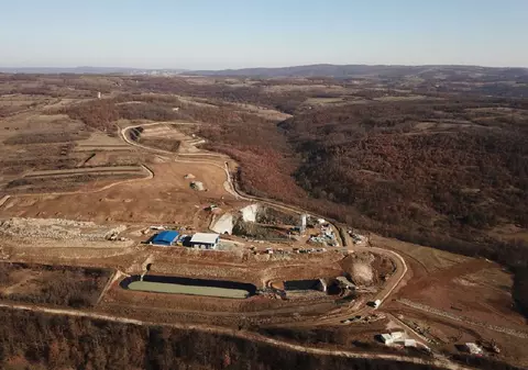 „Doar doi oameni știu unde se află, e printre cele mai mari zăcăminte de aur din lume și abia a fost descoperit în Serbia”, a anunțat președintele țării