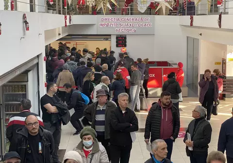 Cozi de sute de persoane la centrele de plată a taxelor din sectorul 6. „Am învățat de la tatăl meu să vin să plătesc în prima zi din an.  Să dorm liniștit”