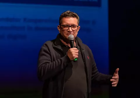 Derapajul unui cunoscut blogger în direct la Digi 24. Le-a ironizat pe victimele lui Andrew Tate: „Cine le-a pus să se ducă în gura lupului?”. Și-a cerut scuze ulterior