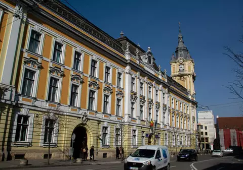 RESTRICȚII de căldură în Primăria Cluj-Napoca. Program de încălzire de 6,5 ore. Angajați RĂCIȚI