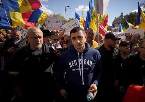 Servicii medicale de la AUR în TIR-uri de un milion de euro. Autoritatea care controlează partidele: „Nu este legal”