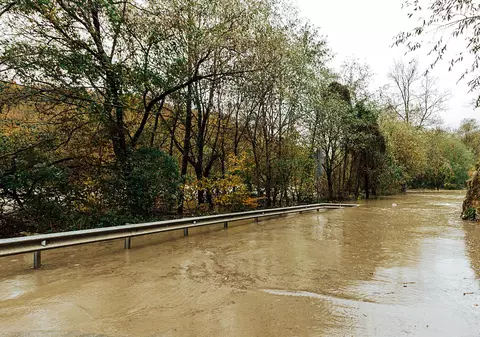 Cod galben și portocaliu de inundaţii în mai multe bazine hidrografice, până sâmbătă