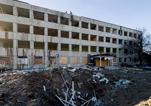 Clădirea în care rușii s-au lăudat că s-au răzbunat și au ucis 600 de soldați ucraineni, în Kramatorsk, e întreagă. CNN a trimis o echipă acolo