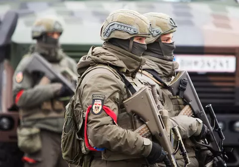 Un militar a murit și altul a fost rănit, în urma unui schimb de focuri într-o cazarmă din Austria