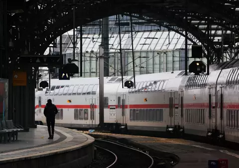 Un bebeluș s-a născut într-un tren de mare viteză, pe ruta Franța-Germania. Călătoria, reluată după o întârziere de 80 de minute