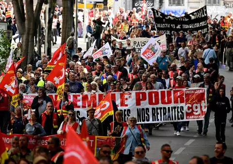 „O zi infernală”. Grevă masivă azi în Franța împotriva planului lui Macron de a crește vârsta de pensionare