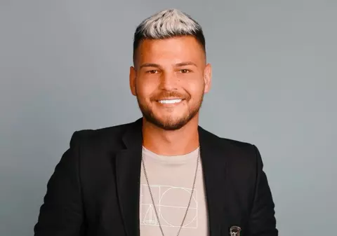 Răzvan Botezatu s-a despărțit de iubit: „Îl caut pe ăla cu bani mulți și cu zile puține”