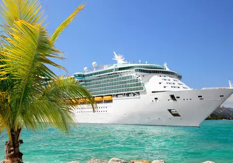 Navele de croazieră sunt pline de ruși. Cum evită restricțiile o mare firmă elvețiană de turism