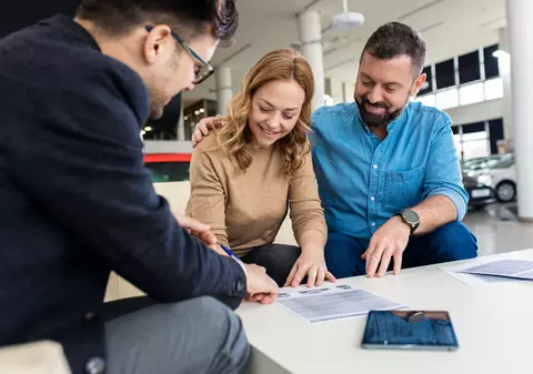 Agent de vânzări, cea mai căutată meserie din România de către angajați. Care sunt cele mai dorite joburi și ce salarii se oferă pentru ele