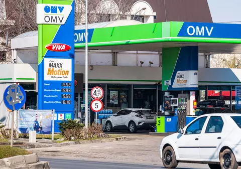 Austria crește impozitul pe profiturile excepționale din petrol și gaze. România a redus taxa în luna mai, Petrom plătește mai puțin de jumătate din cât era inițial