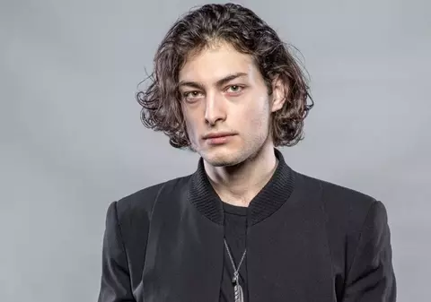 Toto, fiul lui Ilie Dumitrescu, se gândește să plece definitiv din România. Cum se descurcă cu banii din actorie: „Nu am suportul financiar din partea familiei”