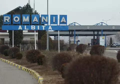 4 polițiști de frontieră și 4 vameși, reținuți în dosarul de corupție de la punctele de frontieră. Alți 15 angajați, sub control judiciar