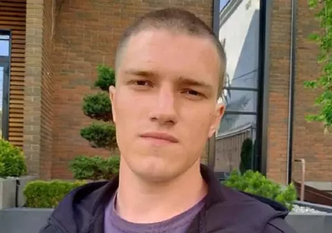 Comandantul mercenarului Wagner ucis cu barosul de camarazi a fugit de pe front și cere azil în Norvegia