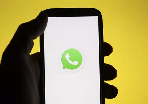 Mesajele pe WhatsApp vor putea fi trimise și cu internetul oprit