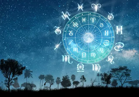 Zodiile favorizate în luna februarie 2023. Ce vești aduc astrele