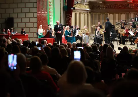 Alex, bolnav de cancer osos, a primit prin Fundația Ringier 24.000 de lei pentru a ajunge la tratament în Turcia. Banii au fost strânși în urma unui concert caritabil susținut la Ateneul Român