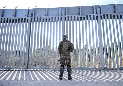 Grecia se teme de un val de migranți provocat de cutremurul din Turcia. Măsuri sporite de securitate la frontieră