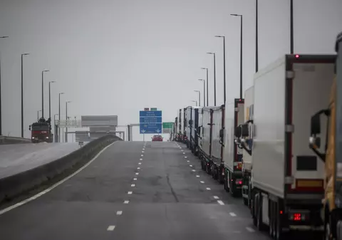 Un șofer român de TIR băut a provocat un ambuteiaj de 10 kilometri pe o autostradă din Franța