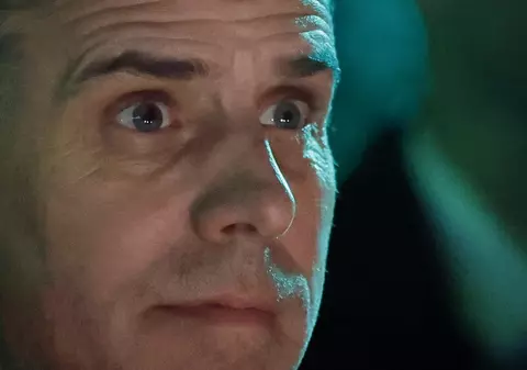 Hunter Biden, către una dintre asistentele sale, care nu mai avea nici bani de chirie: „Configurează-ți telefonul ca să te pot spiona când faci duș”