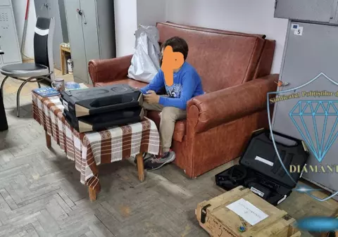 Copil nesupravegheat lângă încărcătoare de pistol-mitralieră, în sediul „mascaților” din Brăila. Poliția anunță că face verificări