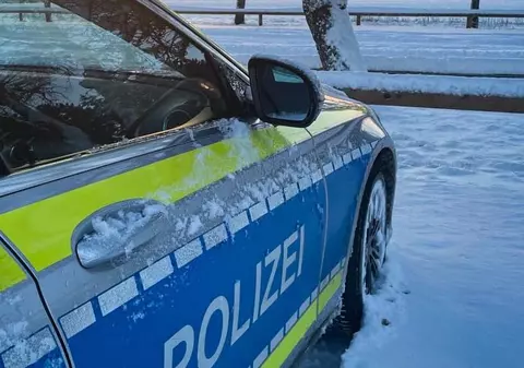 Poliția germană a prins un bărbat care se folosea de 29 de identități false. De ce este acuzat