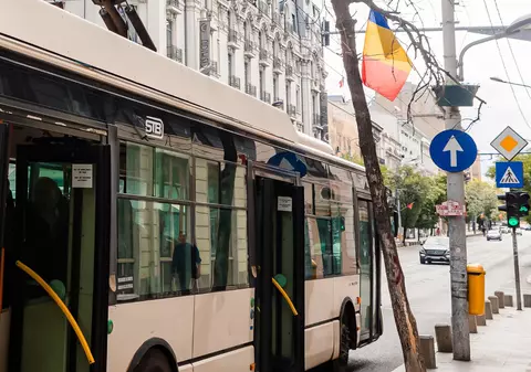 Aproape 1.000 de staţii de transport public din Capitală vor afişa informaţii în timp real cu programul de circulaţie al vehiculelor