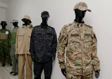 Trei generali ruși au fost demiși din cauza calității proaste a uniformelor militare: „Soldații s-au plâns că mor de frig în ele”. Cine face noile echipamente