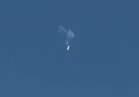 SUA au doborât „balonul-spion” al Chinei, deasupra Oceanului Atlantic. Trei aeroporturi, închise pentru operațiune