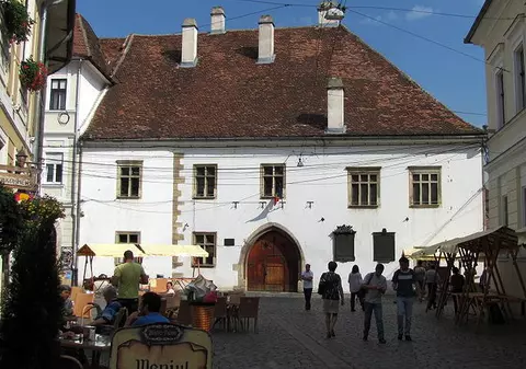 Cum se pierd banii la Cluj-Napoca. UAD s-a retras, fără explicații, din proiectul reabilitării Casei Matia Corvin