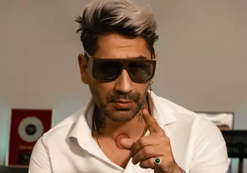 Connect-R a spus cum a scăpat de anxietate și depresie: „Să-şi verifice stomacul, care este al doilea creier”