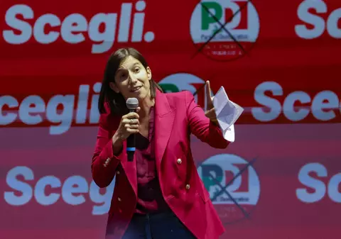 Elly Schlein, o militantă de stânga, devine prima femeie la șefia Partidului Democrat italian și principala rivală a lui Meloni