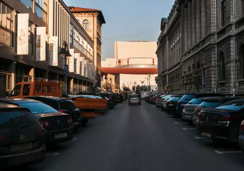 Noi tarife pentru parcare în București intră în vigoare la 1 martie. Dispare tariful diferențiat pe zone
