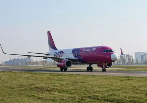 Explicațiile Wizz Air, după ce un avion cu turişti români care mergeau în Sardinia a aterizat de urgenţă la Roma