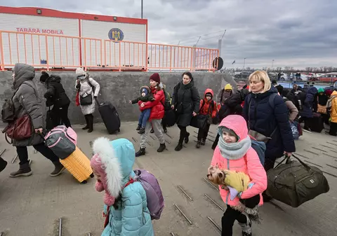 Statul nu a plătit de două luni cazarea și masa refugiaților ucraineni