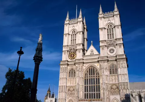 Biserica Angliei ar putea folosi pronume neutre de gen pentru Divinitate. Arhiepiscopul de Canterbury: „Dumnezeu nu este bărbat, femeie sau definibil”