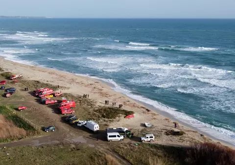 Un turc și doi pakistanezi au fost arestați după naufragiul bărcii cu migranți din sudul Italiei