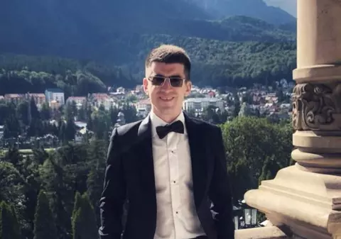 Cu ce se ocupă băiatul lui Florin Călinescu: „Eu am studiat în Marea Britanie și actorie și muzică”. Petru are 37 de ani